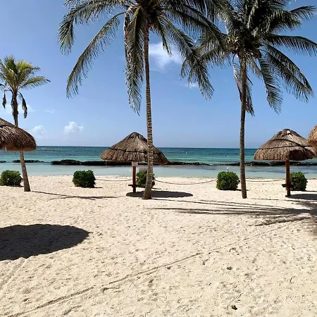 Magnificent Penthouse Jacuzzi, Beach Access & Wifi