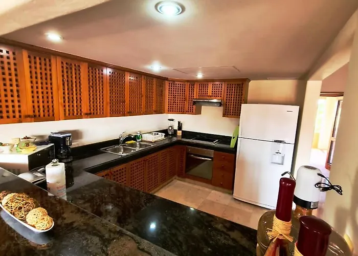 Magnificent Penthouse Jacuzzi, Access & Wifi Apartment *