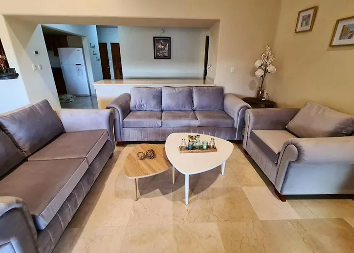 Magnificent Penthouse Jacuzzi, Access & Wifi Apartment